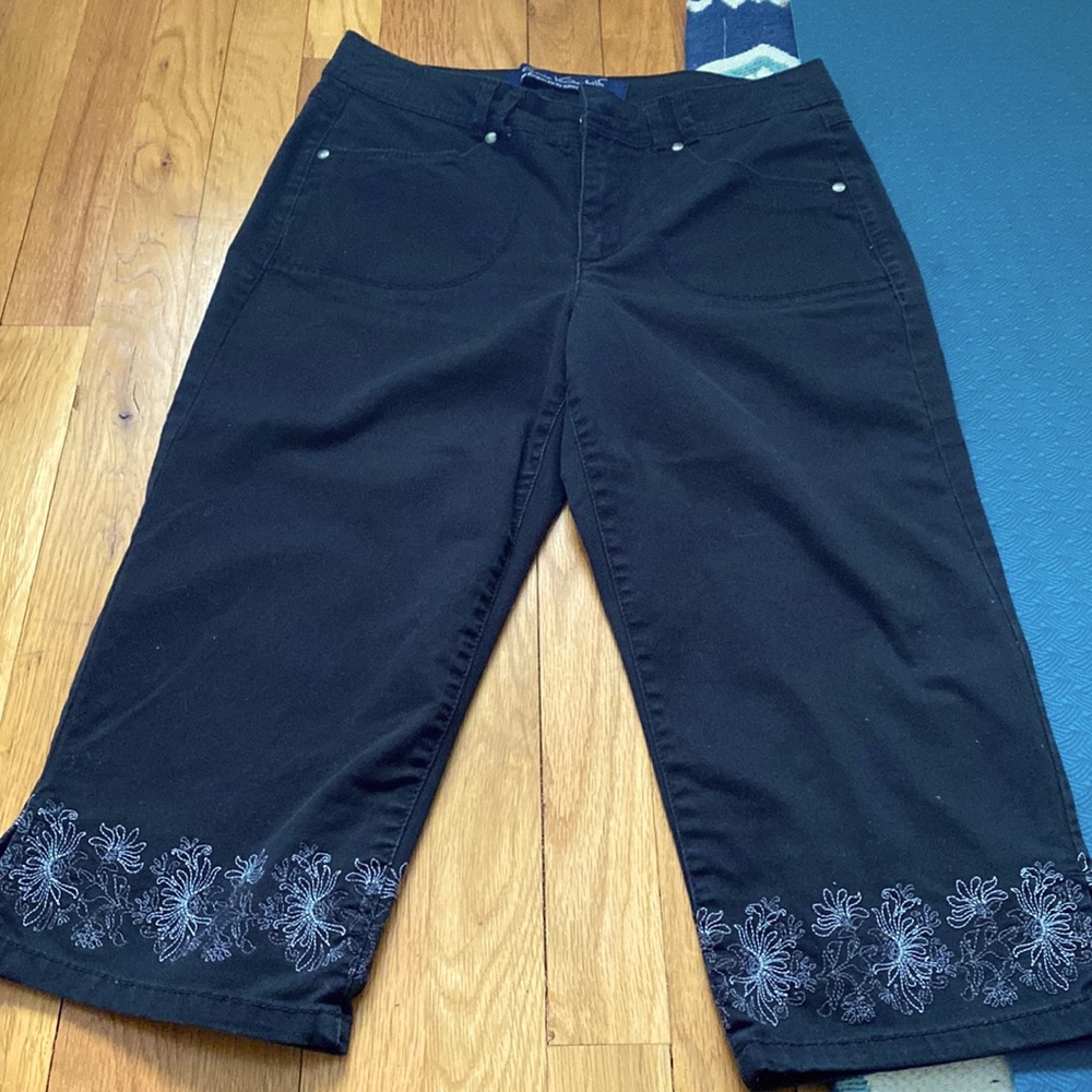 GV capri pants